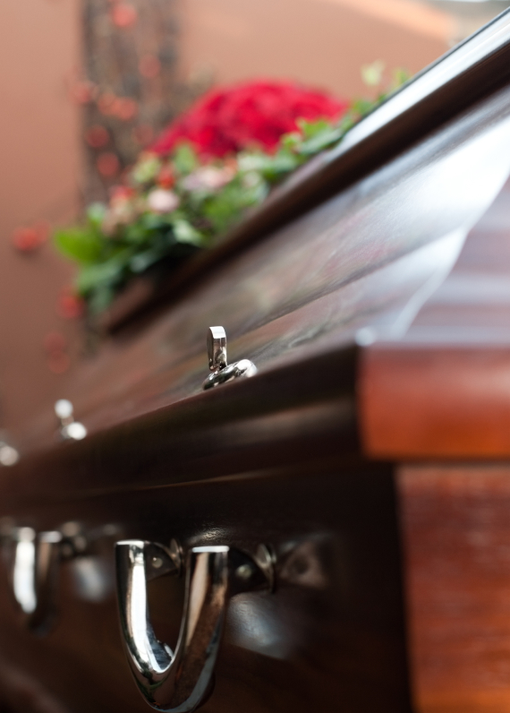 Closed casket at funeral service – symbolic of wrongful death claims in Illinois